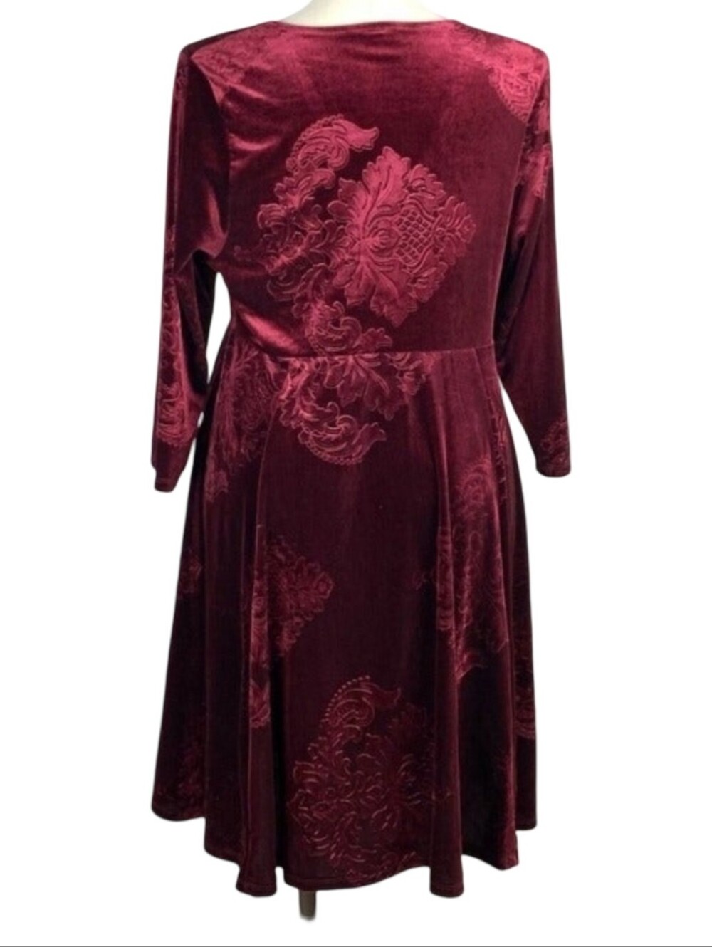 Torrid Plus Velvet Surplice Burnout Wrap Dress in Deep Burgundy Size 3X - Picture 3 of 14